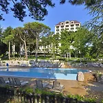Хотел Melia Grand Hermitage 5*