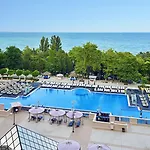 Хотел Melia Grand Hermitage